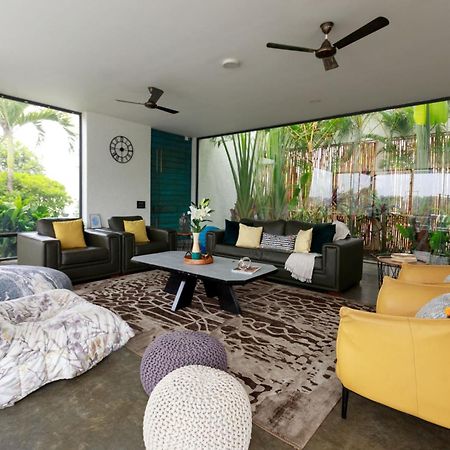 Open House By Stayvista - Nestled In Nature, Featuring A Swimming Pool & Expansive Lawn For A Serene Retreat Shikrapur Bagian luar foto