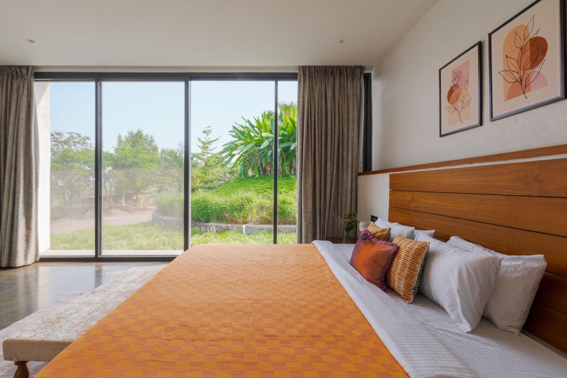 Open House By Stayvista - Nestled In Nature, Featuring A Swimming Pool & Expansive Lawn For A Serene Retreat Shikrapur Bagian luar foto