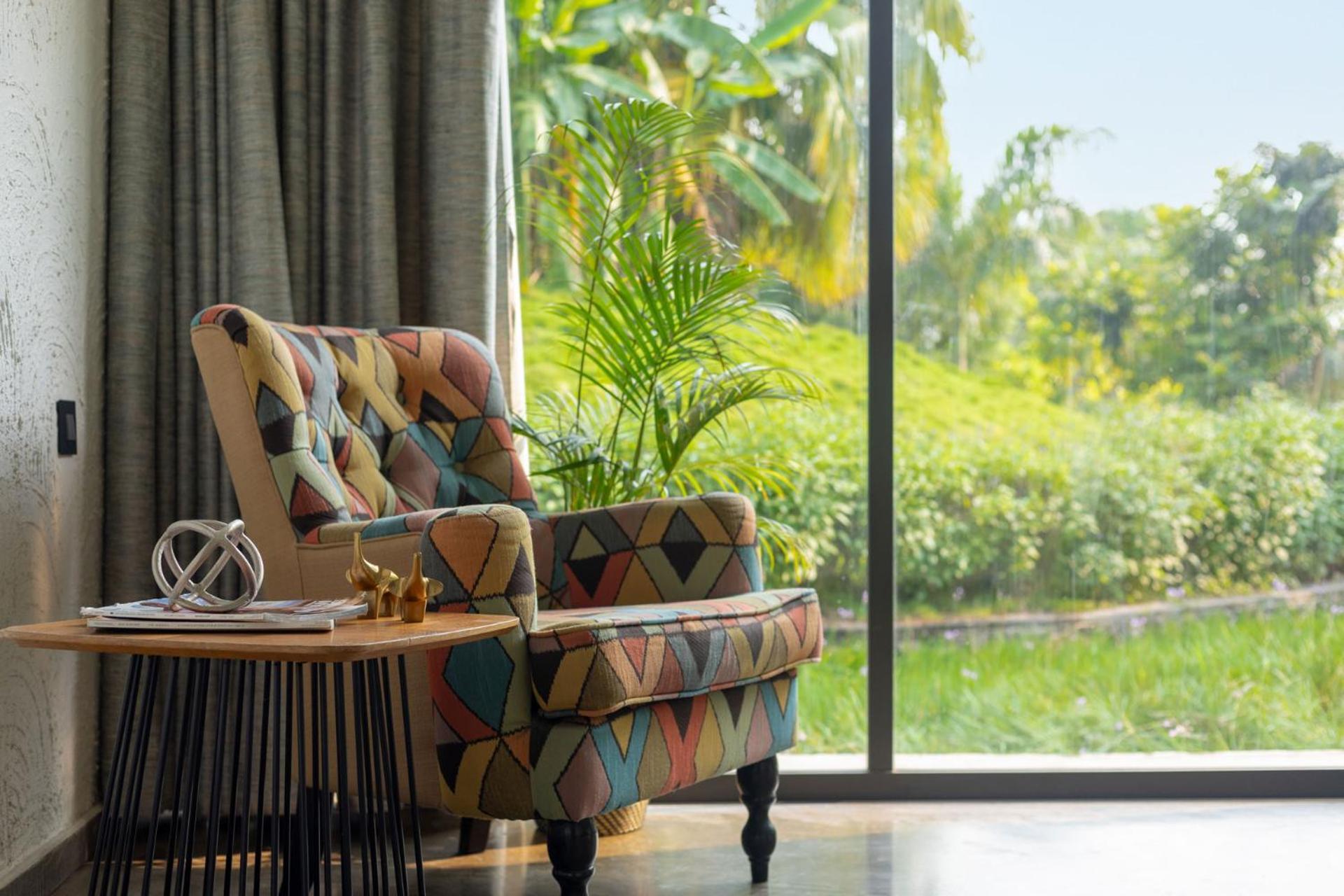 Open House By Stayvista - Nestled In Nature, Featuring A Swimming Pool & Expansive Lawn For A Serene Retreat Shikrapur Bagian luar foto